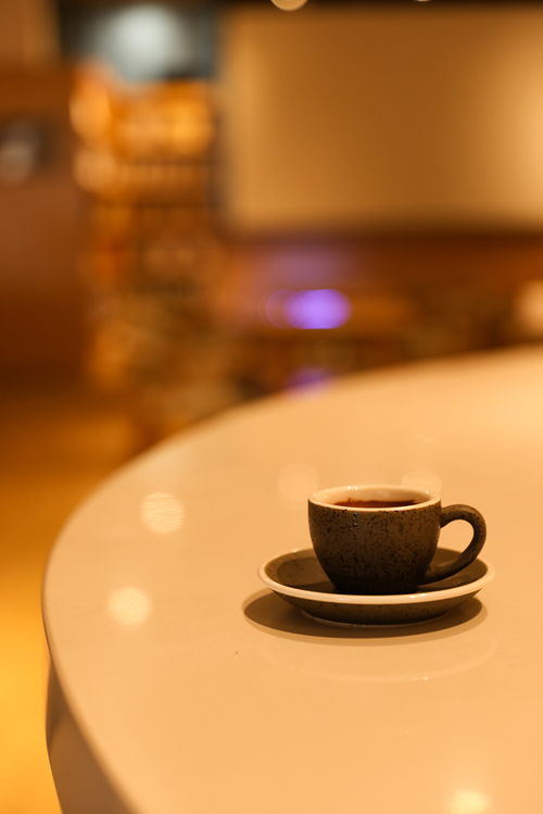 美式浓缩咖啡摄影 捕捉咖啡服务的艺术与细节